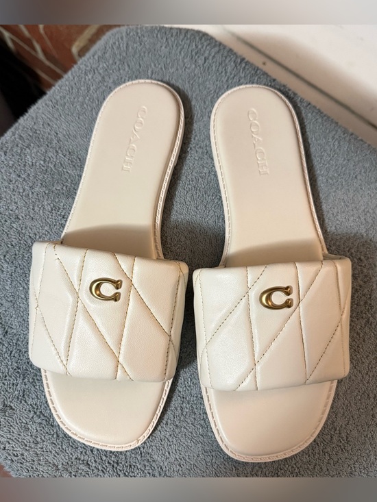 Coach Shoes - COACH Holly Sandal With Quilting in Chalk Beige Size 9 Women’s